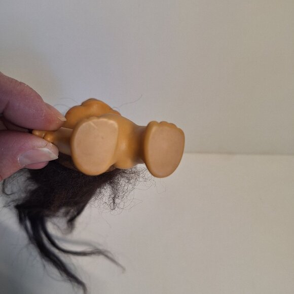 Vintage Troll Uneeda Wishnik Doll Long Black or Dark Brown Hair Amber Eyes 3" - Picture 7 of 9